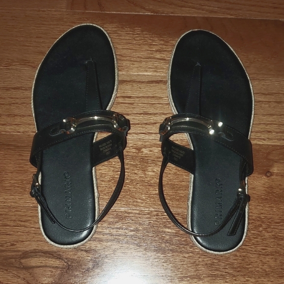 Sandals - Picture 1 of 8